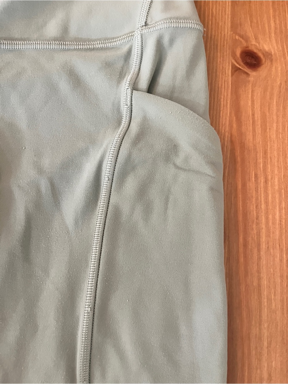 lululemon athletica size 6 Green Leggings - Picture 3 of 7